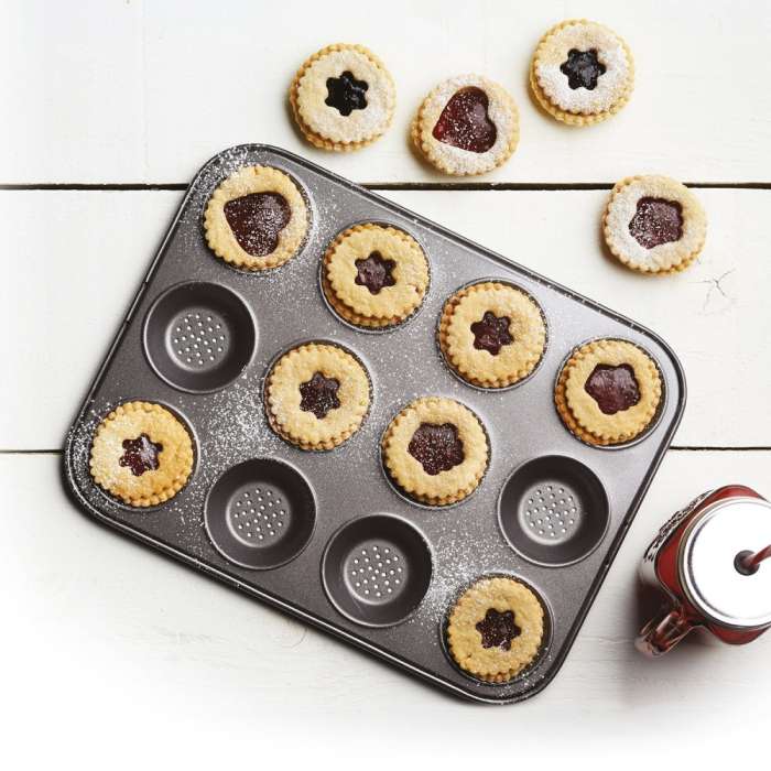 Форма для выпечки корзинок/печенья перфорированная 32х24 см KITCHEN CRAFT KCMCCB29