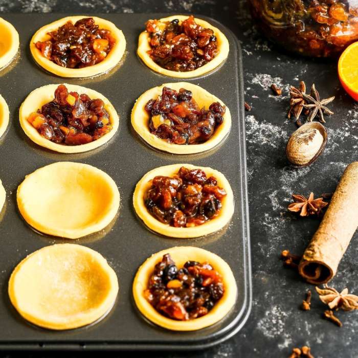 Форма для выпечки корзинок/печенья перфорированная 32х24 см KITCHEN CRAFT KCMCCB29