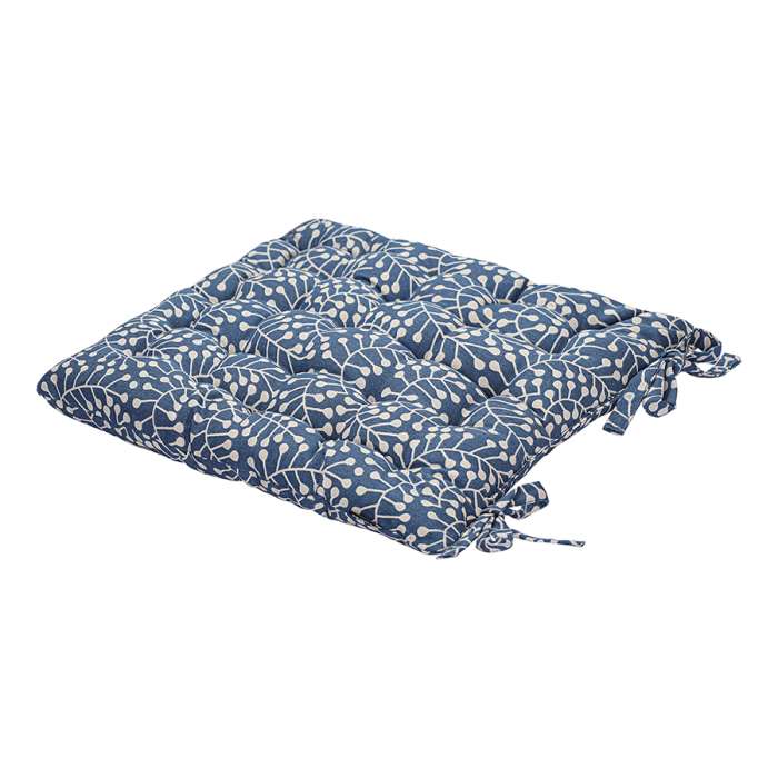 Подушка на стул темно-синего цвета с принтом Спелая Смородина из коллекции scandinavian touch, 40х40 см Tkano TK24-CP0006