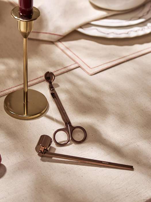 Набор аксессуаров для свечей дымчато-коричневого цвета из коллекции essential Tkano TK22-DEC-CNA0001