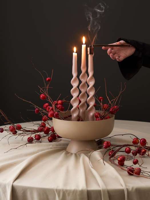 Набор аксессуаров для свечей дымчато-коричневого цвета из коллекции essential Tkano TK22-DEC-CNA0001