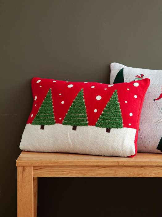 Подушка вязаная с новогодним рисунком festive wood из коллекции new year essential, 40x60 см Tkano TK25-CU0020