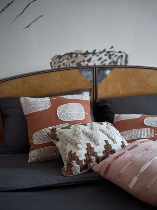 Подушка декоративная feather sketch из коллекции ethnic, 45х45 см Tkano TK25-CU0009