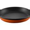 Блюдо круглое на подставке Amusant 22 см, чугун, дерево, оранжевое VOEUX VOX-8683642549216