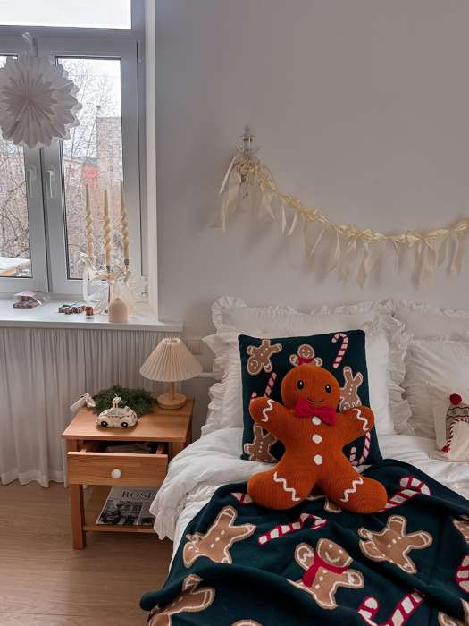 Подушка вязаная с новогодним рисунком gingerman из коллекции new year essential, 45x45 см Tkano TK25-CU0014