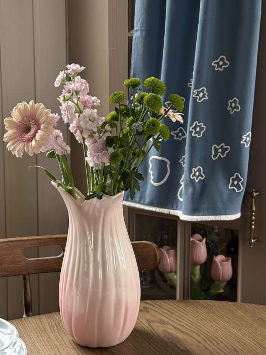 Ваза petal нежно-розового цвета из коллекции blossom, 26 см Tkano TK26-DEC-VA0002