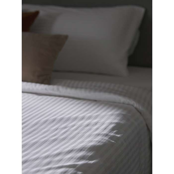 Комплект постельного белья из страйп-сатина из коллекции essential, 200х220 см Tkano TK24-DC0014