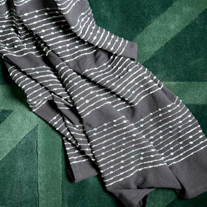 Покрывало из хлопка серого цвета с декоративной строчкой из коллекции ethnic, 180х250 см Tkano TK19-BS0011