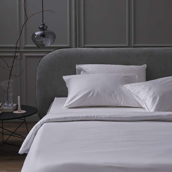 Комплект постельного белья из плотного сатина белого цвета из коллекции essential, 200х220 см Tkano TK24-DC0015