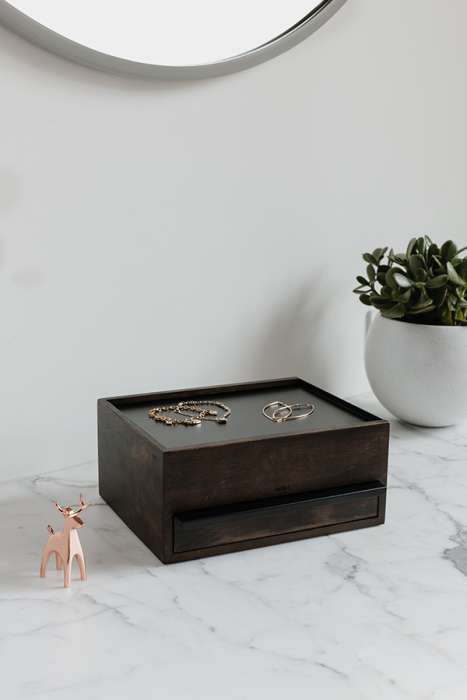 Шкатулка stowit, черная/орех UMBRA 290245-048