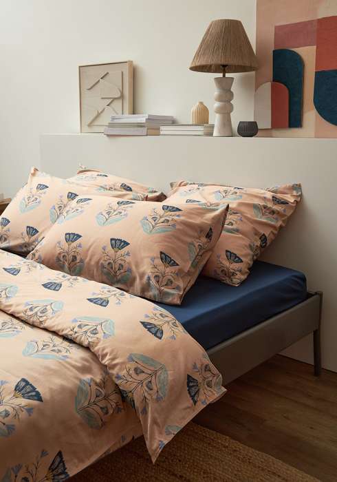 Комплект постельного белья "Летний цветок" из премиального сатина из коллекции russian north, 200х220 см Tkano TK24-DC0042