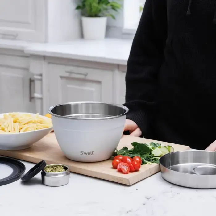 Набор для салата MOONSTONE (салатница1,9 л, контейнер для приправ 60 мл, съемный поддон) Kitchen Craft SWBOWL64MNSTEU