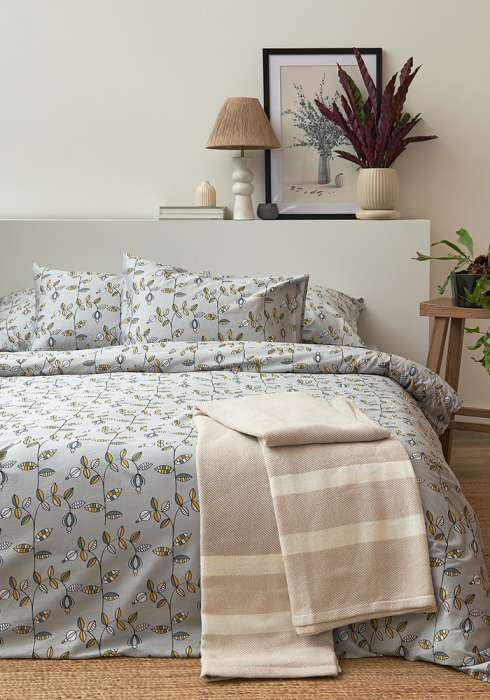 Комплект постельного белья "Ягоды тайги" из премиального сатина из коллекции russian north, 200х220 см Tkano TK24-DC0038