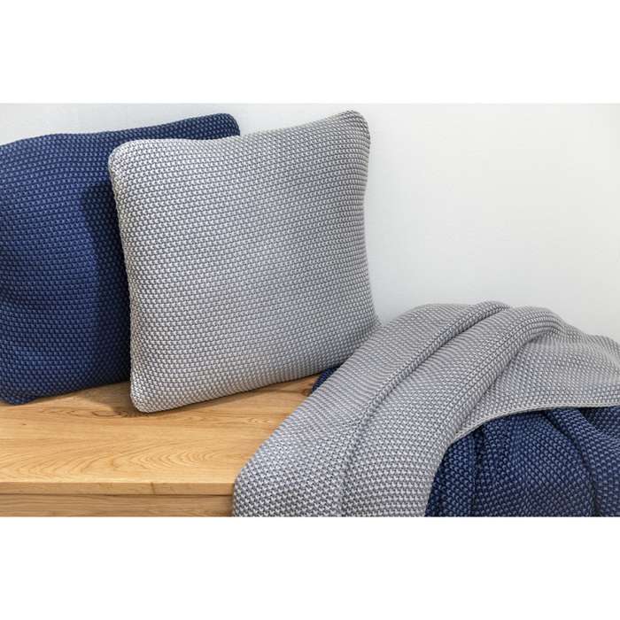 Подушка декоративная из стираного хлопка серого цвета из коллекции essential, 45х45 см Tkano TK22-CU0009