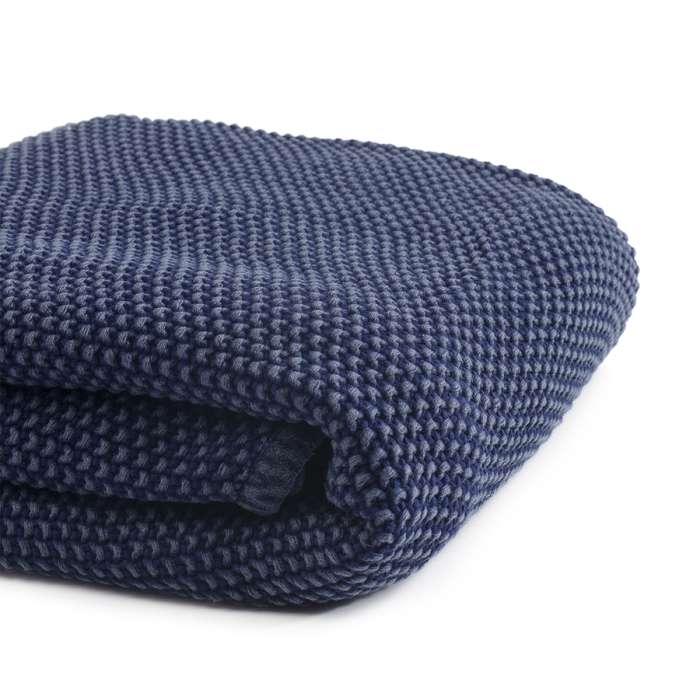 Плед из стираного хлопка темно-синего цвета из коллекции Essential, 130х180 см TKANO TK22-TH0007