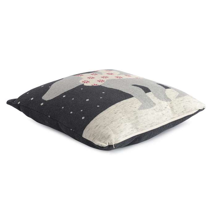 Подушка вязаная с новогодним рисунком polar bear из коллекции new year essential, 45х45 см Tkano TK22-CU0005