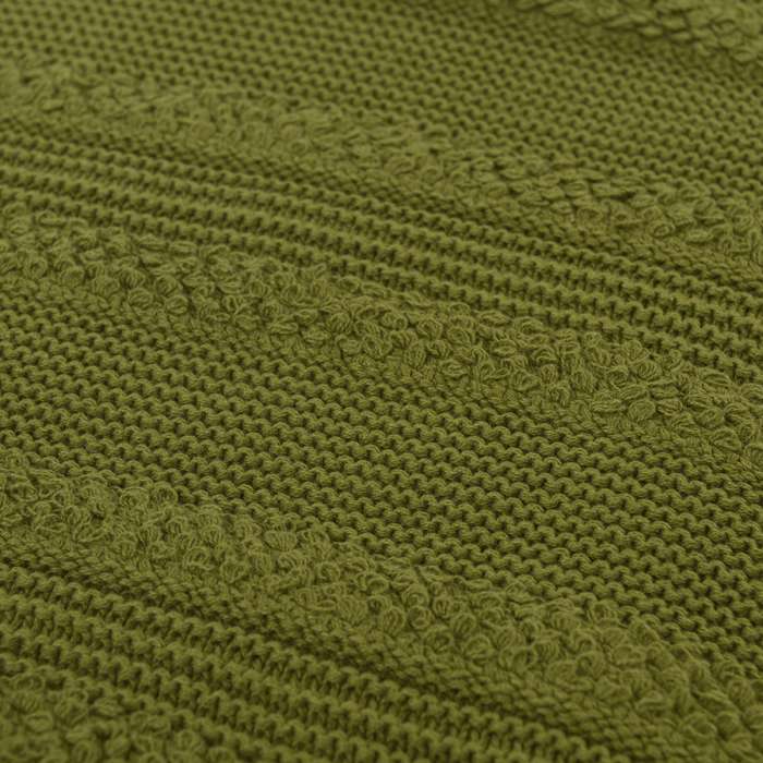 Плед из хлопка с буклированной вязкой оливкового цвета из коллекции Essential, 130х170 см TKANO TK22-TH0013