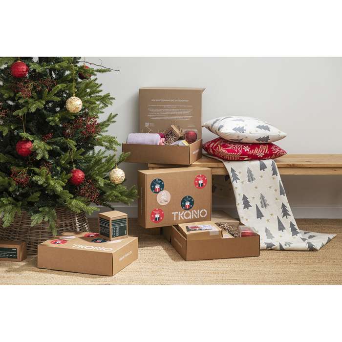 Подушка вязаная с новогодним рисунком winter fairytale  из коллекции new year essential, 45х45 см Tkano TK22-CU0006