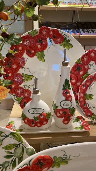 Тарелка закусочная Томаты и оливки 22 см, керамика EDELWEISS EDW-635P