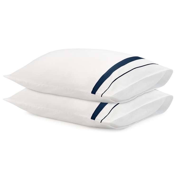 Набор из двух наволочек из сатина белого цвета с темно-синим кантом из коллекции essential, 50х70 см Tkano TK22-PCI0007