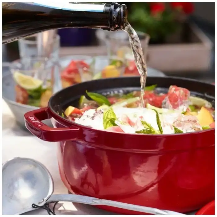 Кокот круглый, 28 см, 6,7 л, вишневый STAUB 1102806