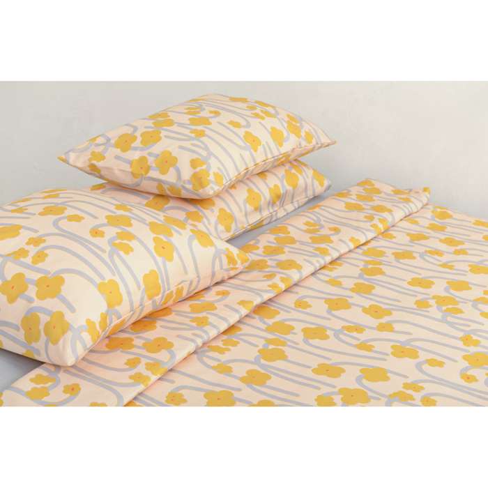 Комплект постельного белья горчичного цвета с принтом Полярный цветок из коллекции scandinavian touch, 200х220 см Tkano TK22-DC0008