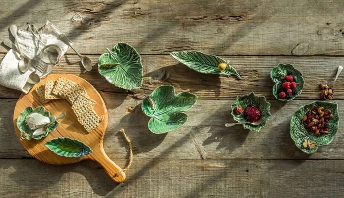 Блюдо "Листья" 19см (с синей птичкой) BORDALLO PINHEIRO BOR65002705