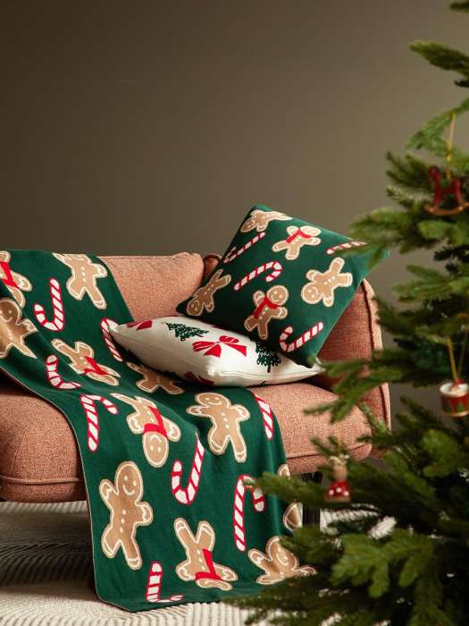 Плед из хлопка с новогодним рисунком gingerman из коллекции new year essential, 130x180 см Tkano TK25-TH0002