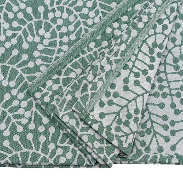 Скатерть из хлопка зеленого цвета с рисунком Спелая смородина, scandinavian touch, 180х260см Tkano TK21-TC0020
