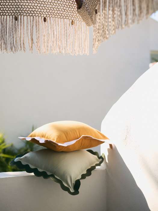 Чехол на подушку с контрастным кантом зеленого цвета из коллекции trendy ruffles, 40х40 см Tkano TK25-CC0003