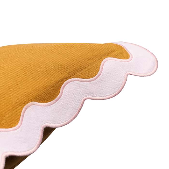 Чехол на подушку с контрастным кантом розового цвета из коллекции trendy ruffles, 40х40 см Tkano TK25-CC0002