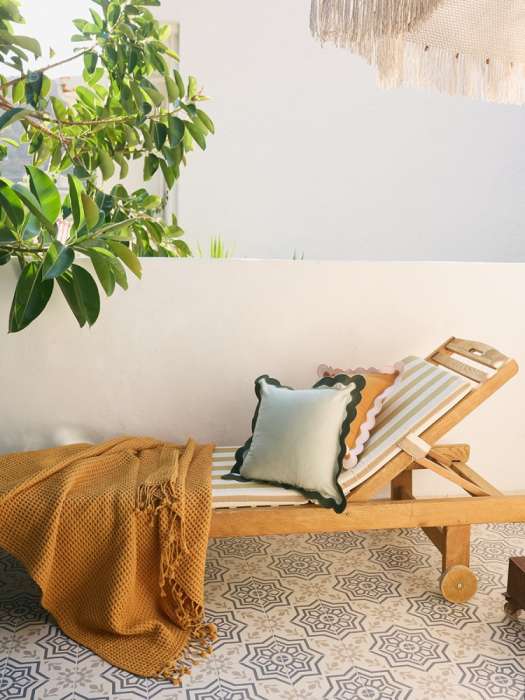 Чехол на подушку с контрастным кантом розового цвета из коллекции trendy ruffles, 40х40 см Tkano TK25-CC0002