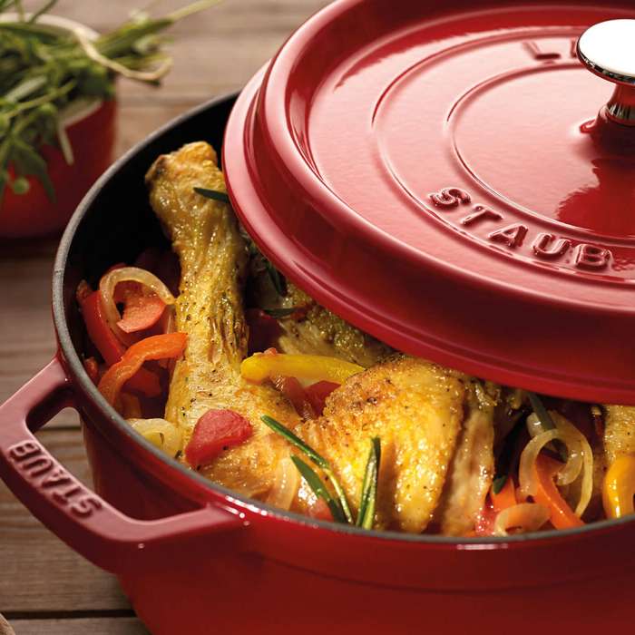 Кокот круглый, 24 см, 3,8 л вишневый STAUB 1102406