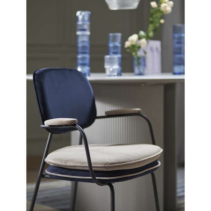 Стул с подлокотниками и контрастным кантом pea, велюр, темно-синий/бежевый Bergenson Bjorn BB0000701