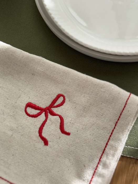 Салфетка сервировочная fancy bows бежевого цвета из коллекции essential, 45х45 см Tkano TK25-NA0006